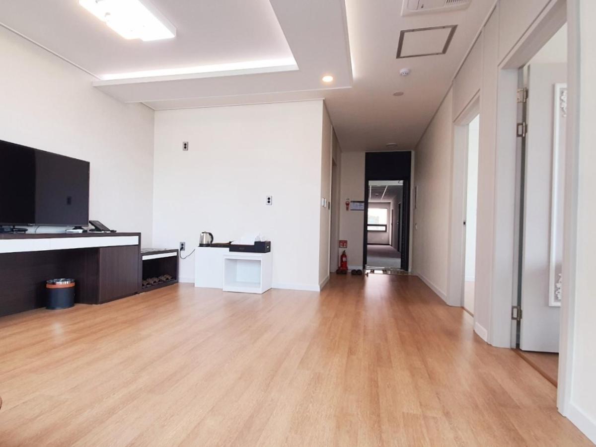 Hotel Wooin Мокпо Экстерьер фото