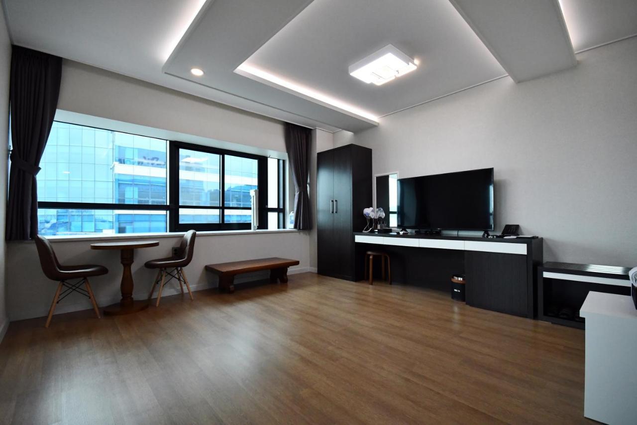 Hotel Wooin Мокпо Экстерьер фото