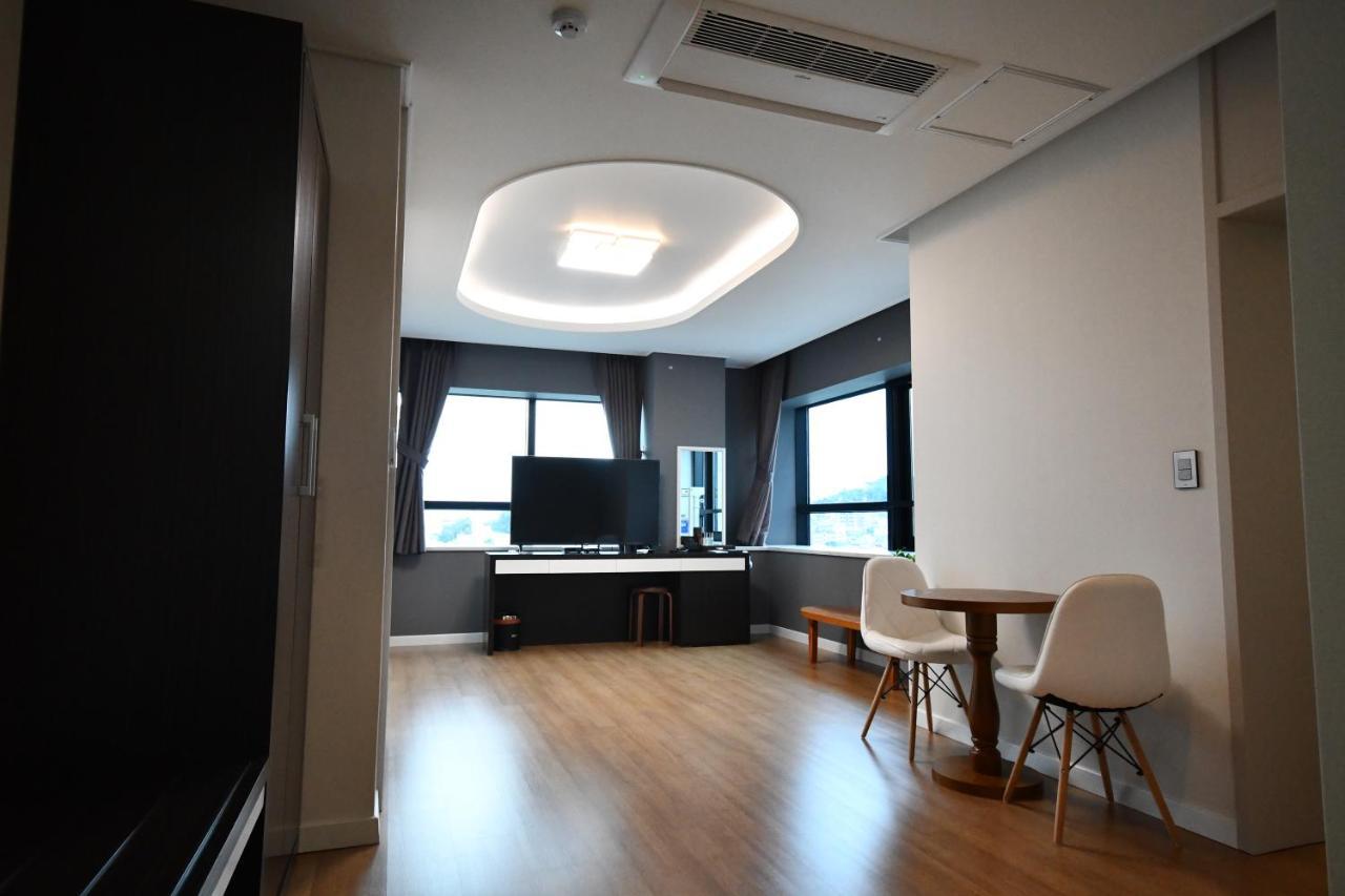 Hotel Wooin Мокпо Экстерьер фото